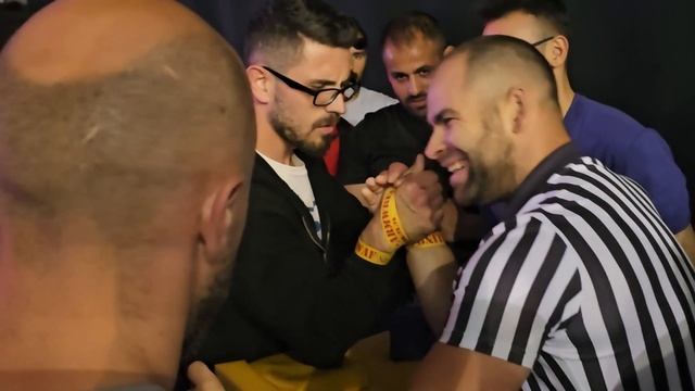 Fights at the side table from the Armwrestling European Championship смотреть онлайн