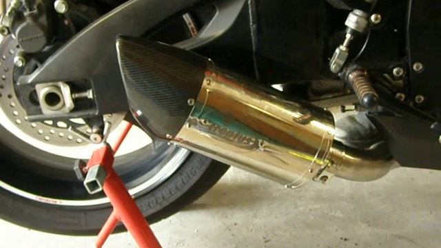 Suzuki GSX-R 600/750/1000 K7 Creptus Exhaust.MOV