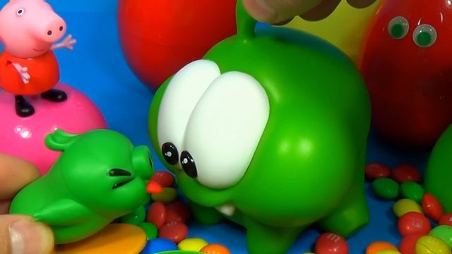 A lot of candy! Om Nom Disney Cars Minions Angry Birds Ben and Holly's Little Kingdom eggs смотреть онлайн