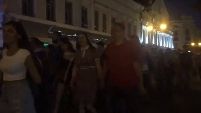 Смотрите как Казанские Болельщики Отмечают победу Над Испанией выход в 1/4финала смотреть онлайн