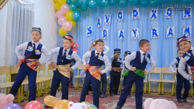 Savodxonlik bayramida Andijon polkasi смотреть онлайн