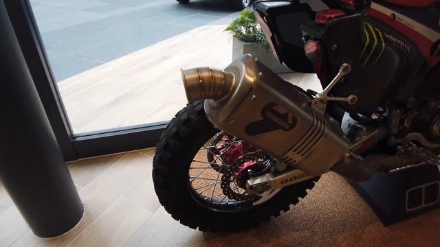 HONDA CRF450 RALLY ホンダ CRF450 ラリー смотреть онлайн