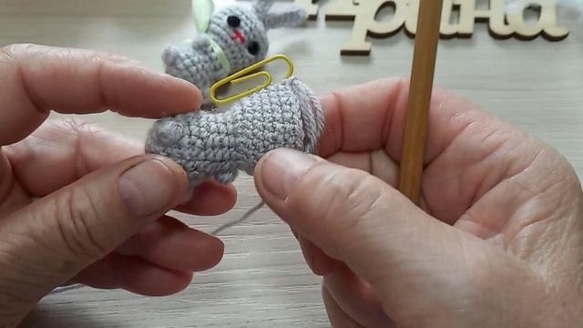 Кукла с одеждой крючком//МК часть 10//игрушка Зайчик. смотреть онлайн