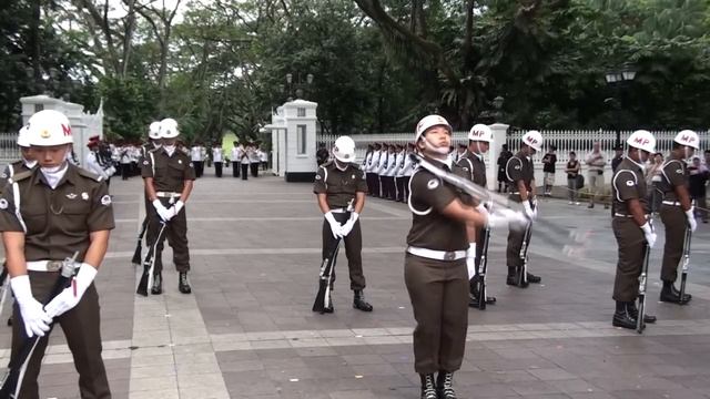 COG Feb 2010 (720p HD) смотреть онлайн