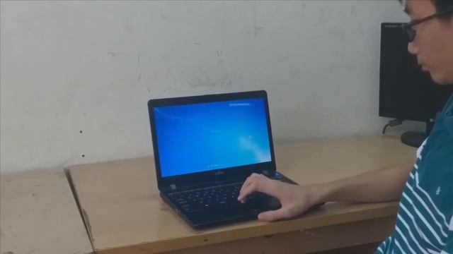 Fujitsu SH54 core i, giá chỉ từ 3 triệu! Ưu đãi đặc biệt cho SV, HS! смотреть онлайн