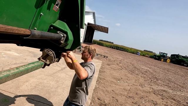 Let the Harvest Preparations Begin! смотреть онлайн