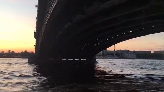 Прогулка по каналам и рекам СПБ. 14.05.18. смотреть онлайн