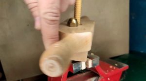 Деревянный болт и гайка своими руками. Винтельма и метчик по дереву.