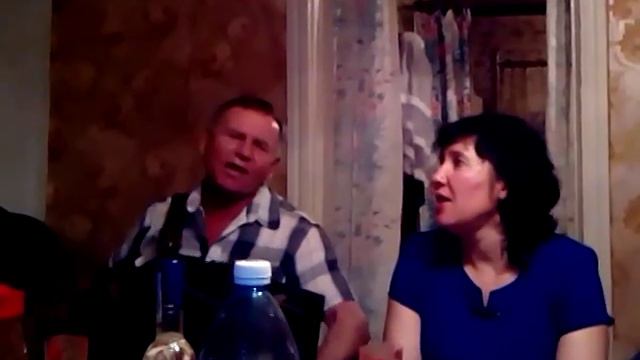 Поет и играет на гармошке! Молодец! смотреть онлайн