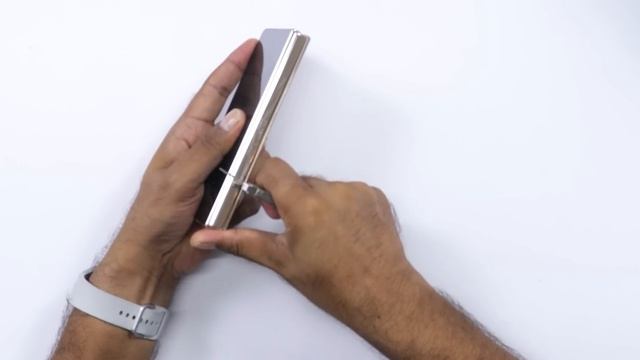 Samsung Galaxy Z Fold 4 Durability Test - 12 Hours Freeze Test