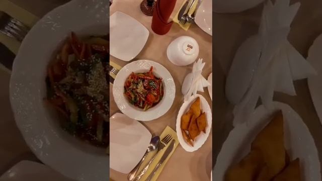 Санкт Петербург.Кафе Окибат.Не давно открылась.Большой зал.Ждём гостей.ул.Пугачева,9. смотреть онлайн