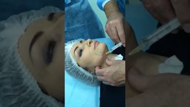 Mezoterapiya lica Korrekciya ovala vtorogo podborodka смотреть онлайн