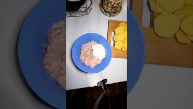 Ужин на скорую руку) Картофель с фаршем в духовке) #ужиннаскоруюруку смотреть онлайн