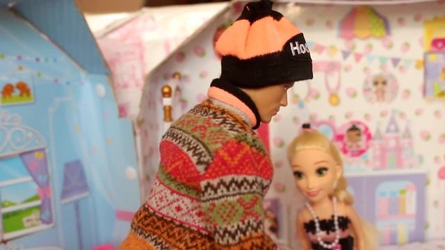 ЛЮБОВЬ С ПЕРВОГО ВЗГЛЯДА ? НОВЫЙ ПАПА КЕНА / Играем в куклы с Бетти смотреть онлайн