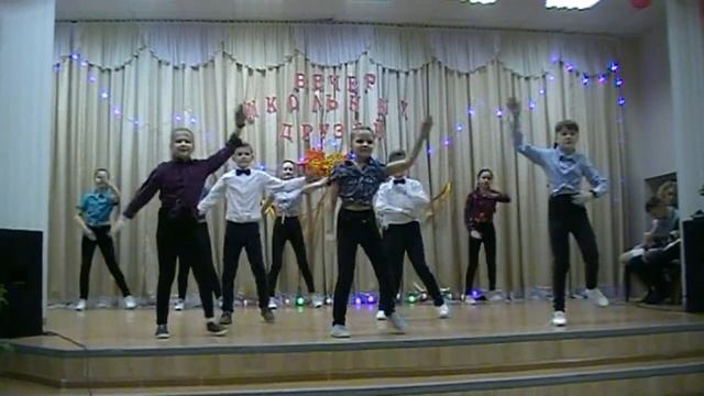 Фрагмент выступления на вечере встречи с выпускниками смотреть онлайн