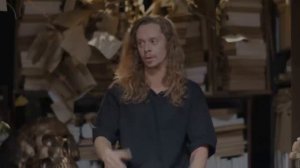 Саша Малой убедительно отыгрывает женщину #1