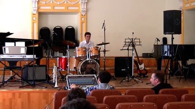 Гос.экзамен. Специальность. Гиков Максим, ударные, эстрада 05.06.13 смотреть онлайн
