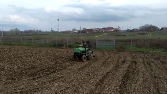 Каток для минитрактора АМЖК-8. Посев суданки, прикатываю. смотреть онлайн