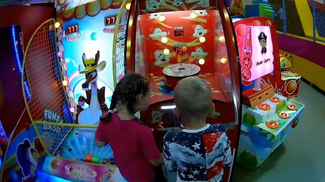 ДЕТКИ ОТ ПЕРВОГО ЛИЦА. РАЗВЛЕКАТЕЛЬТНЫЙ ЦЕНТР "ВУЛКАН" ЗАПОРОЖЬЕ 2017 смотреть онлайн