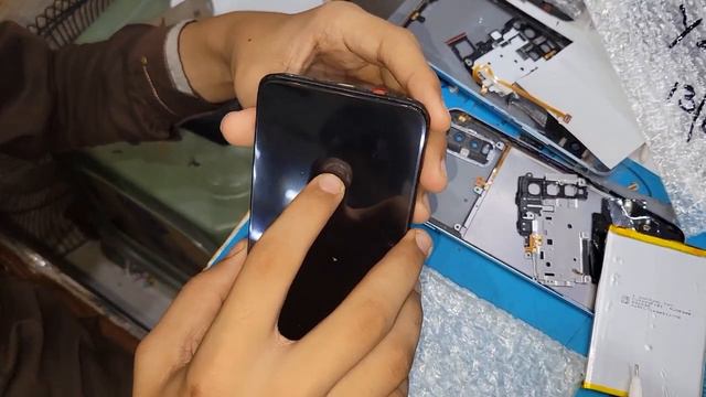 Замена экрана Repair Your Destroyed Vivo Y16 Phone with an LCD Combo Replacement смотреть онлайн