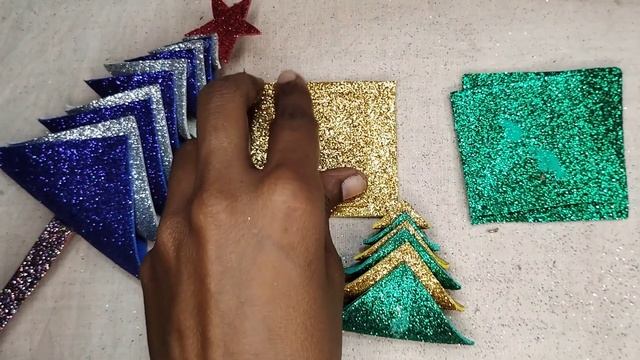 Christmas tree from glitter paper?DIY christmas craft ?? manualidades navideños 2023 смотреть онлайн