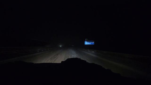 Вырваться из снежного плена — Трасса Таврида: метель, гололед, рассвет. смотреть онлайн