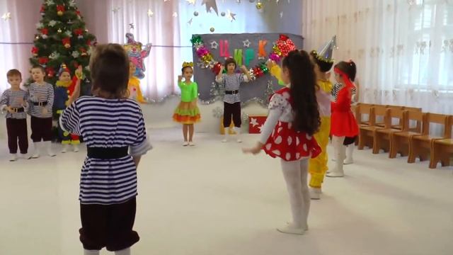 Вход "Бубенцы" муз.рук. Цилик Л.В. смотреть онлайн
