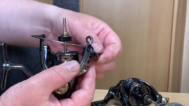 Устранение люфтов рычага ротора SHIMANO 14 STELLA смотреть онлайн