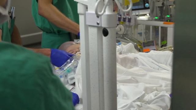 Separating Conjoined Twins at UC Davis Children's Hospital смотреть онлайн