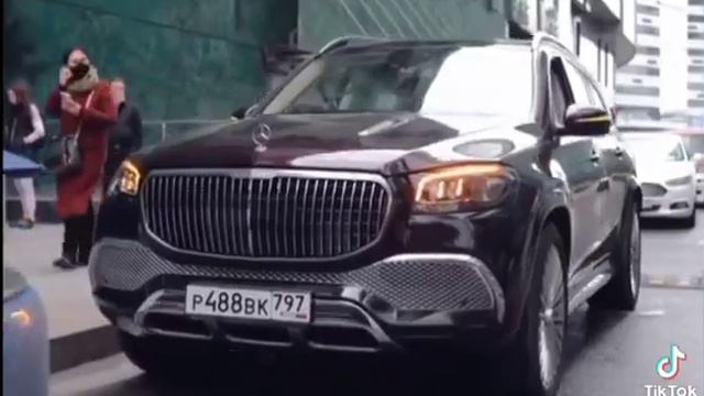 кто знает как называется песня смотреть онлайн