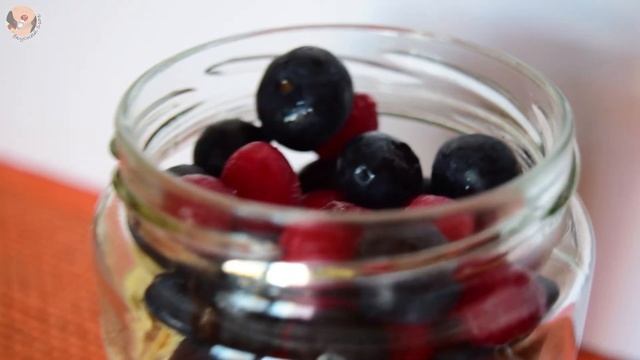 НОЧНАЯ ОВСЯНКА В БАНКЕ | Ленивая овсянка | 3 варианта простых завтраков | веган | вкусный блог смотреть онлайн