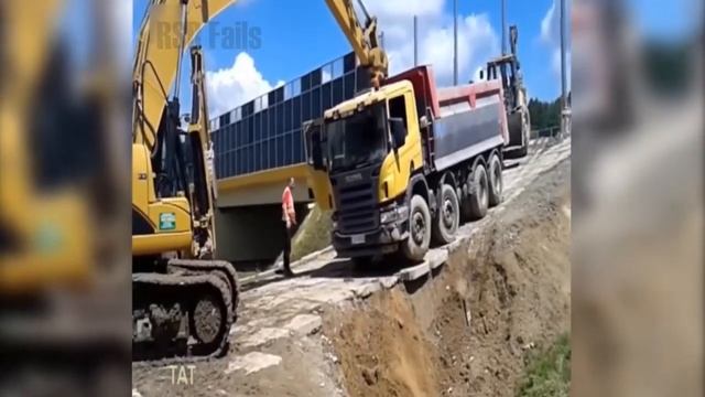 Truck Fails Compilation Of Excellent Truck Operating Skills