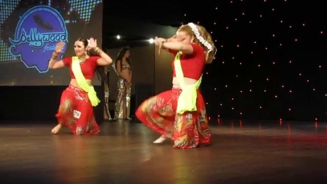 Школа индийского танца Амрапали. Танец Fevicol se. Рук. Лонская Дарья смотреть онлайн