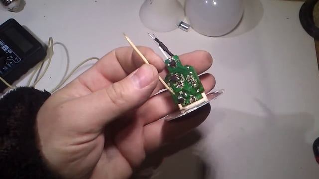 интересный ремонт 20 ваттной LED лампы смотреть онлайн