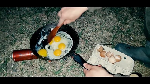 РЫБАЛКА НА ПОПЛАВОК РАННЕЙ ВЕСНОЙ В ДИКОМ КОРЯЖНИКЕ! Ловля карася весной на удочку! смотреть онлайн
