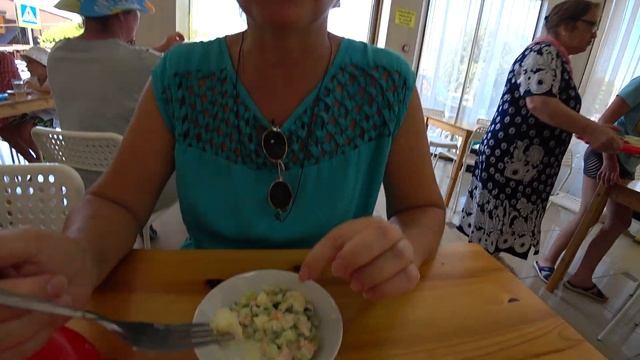 ЛАЗАРЕВСКОЕ. ОБЗОР СТОЛОВОЙ МИНУТКА. КТО ТАК ГОТОВИТ? смотреть онлайн