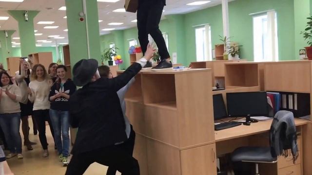 Звери Танцуй Районы-кварталы кавер на гитаре Иван Перцев live acoustic смотреть онлайн