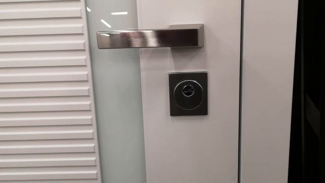 Порадуйте себя новой входной дверью в квартиру или частный дом с инновационным дизайном. смотреть онлайн