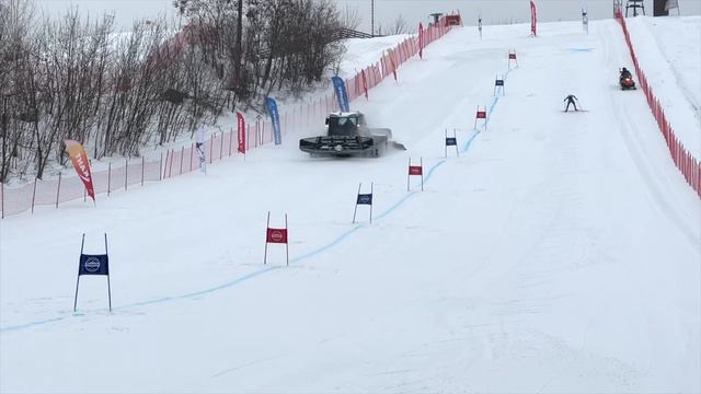 КТО БЫСТРЕЕ? ЛЫЖНИК VS РАТРАК смотреть онлайн