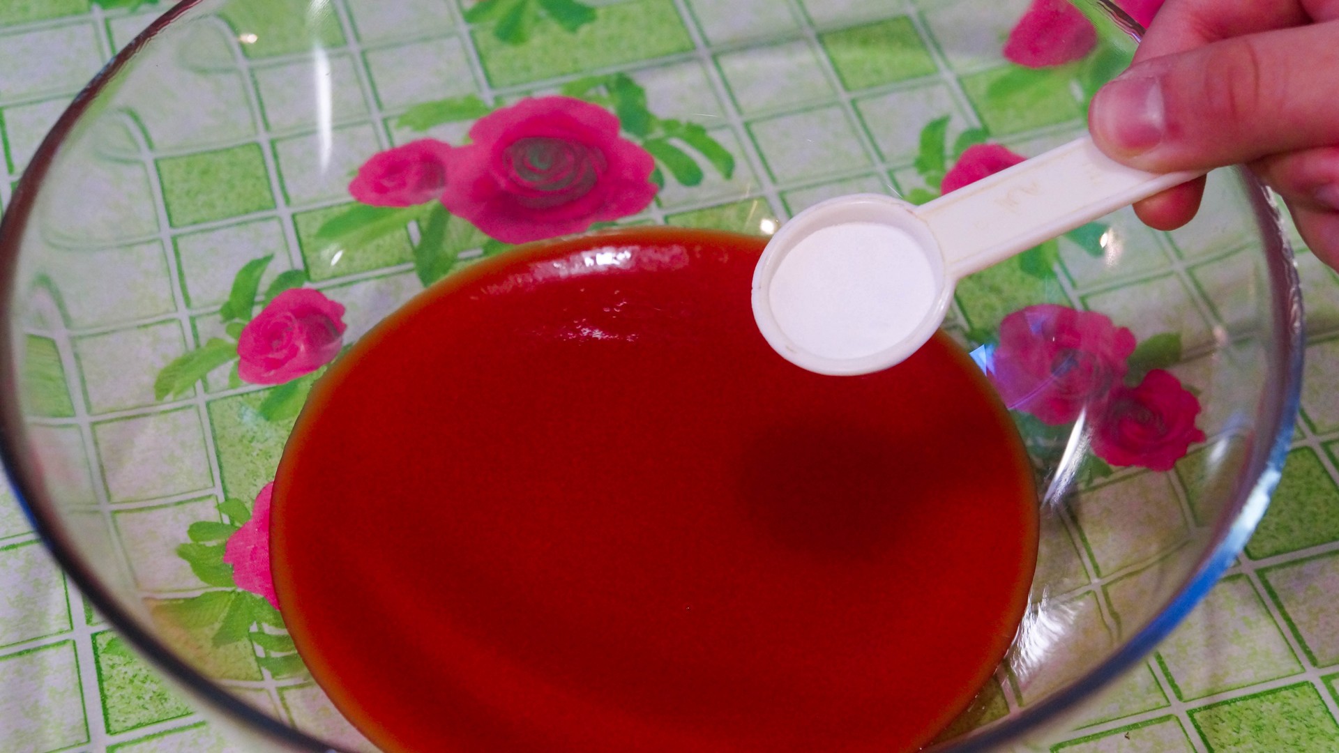 Добавьте томатный сок в муку. Никто не верит, что я готовлю его так просто. Самый удачный рецепт. смотреть онлайн