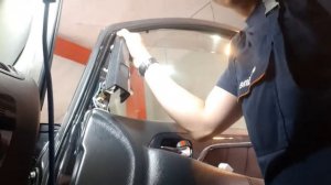 Как снять дверную карту Toyota Alphard (Альфард) 2003 года.
