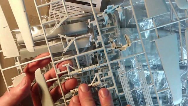 Junkers Ju-88 A-1 Revell 1:32 (Unboxing) смотреть онлайн