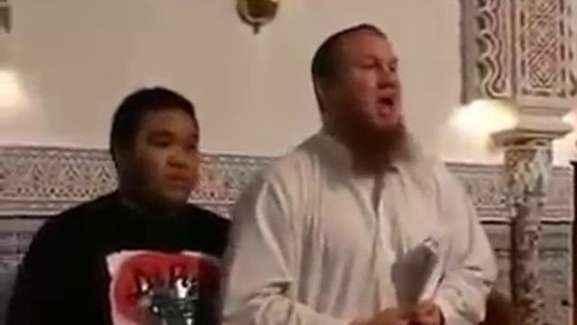 Эмоциональное принятие Ислама в Германии! смотреть онлайн