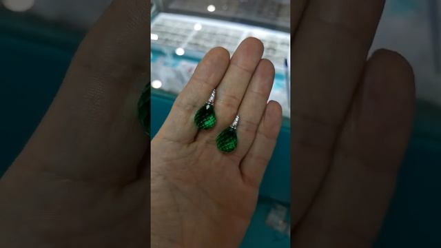 Серьги с прозрачными зелёными цирконами. Роспроба925. смотреть онлайн