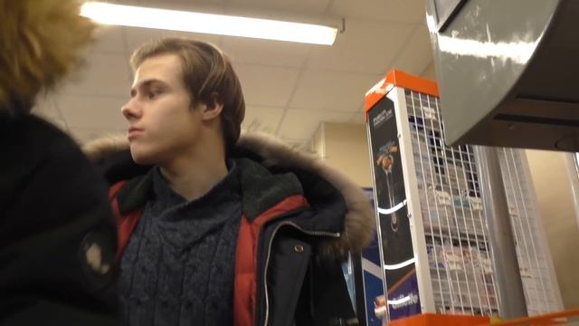 УКУРЕННЫЙ КАССИР В ДИКСИ?! ЗАБЫЛ КАК ПРОДАВАТЬ ТОВАР И ПРОБИЛО НА ХАХА смотреть онлайн