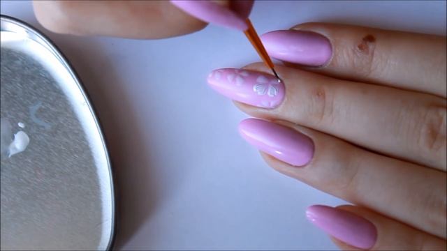 Нежный маникюр со стразами \\ Быстрый дизайн ногтей смотреть онлайн