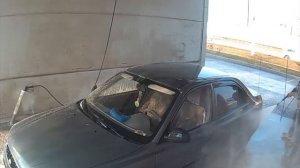 Мойка машины на мойке самообслуживания, за 100р не напрягаясь.