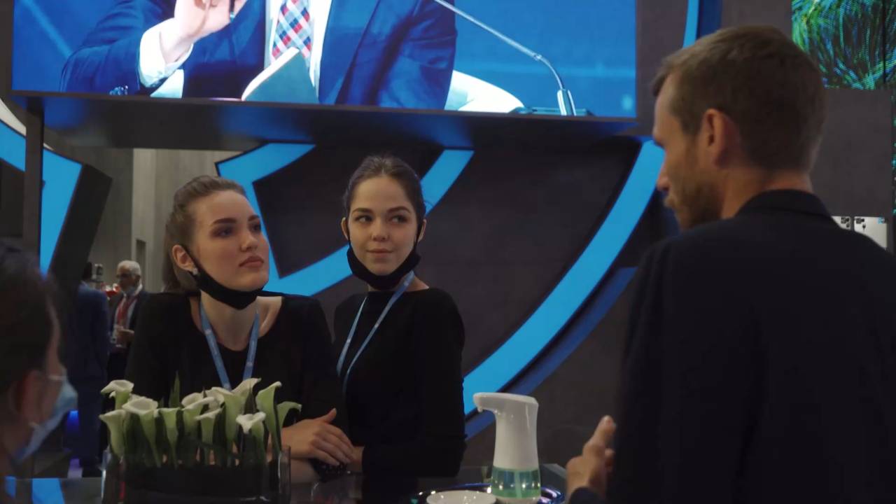 Карты, деньги, влажная салфетка смотреть онлайн