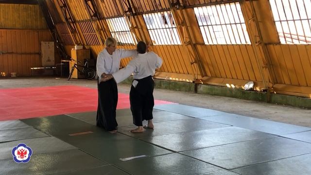 Уширо риоте дори тенчи наге (2 варианта). Наталья Руднева, 6 дан айкидо Айкикай. смотреть онлайн