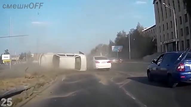 Невероятные идиоты за рулем 2017 Дураки на дорогах и безумные водители на наших дорогах #84 смотреть онлайн